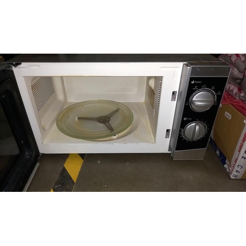 146 - A Morphy Richards Microwave