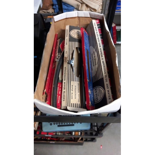 96 - A box of Vintage and classic car windscreen Wipers