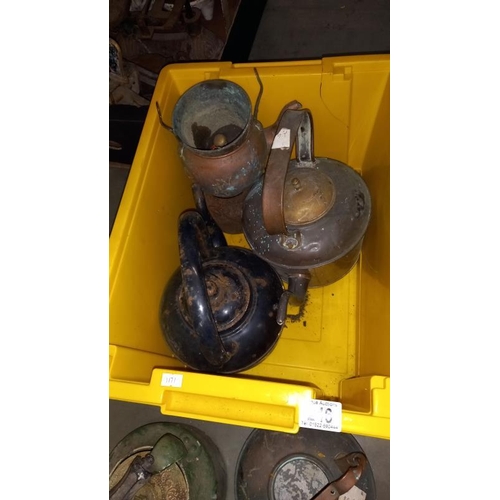 246 - A quantity of kettles including copper and a cast iron glue pot etc