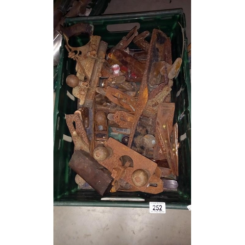 252 - A quantity of vintage carpenters planes including Stanley