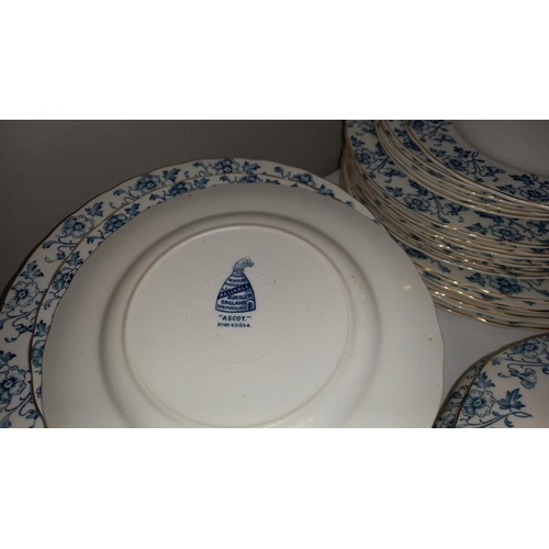 260 - A W Hulme Burslem 'Ascot' dinner set