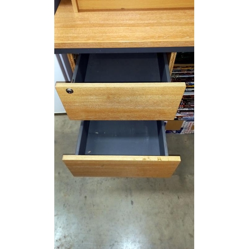 292 - A office desk with 2 drawers - Collection only