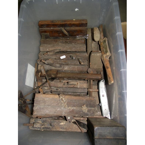 1209 - 2 boxes of vintage moulding planes. COLLECT ONLY