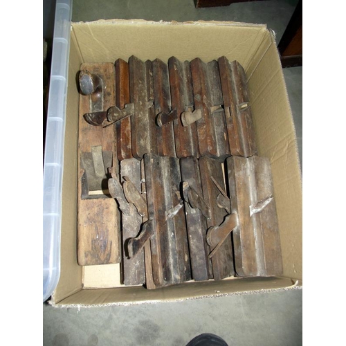 1209 - 2 boxes of vintage moulding planes. COLLECT ONLY