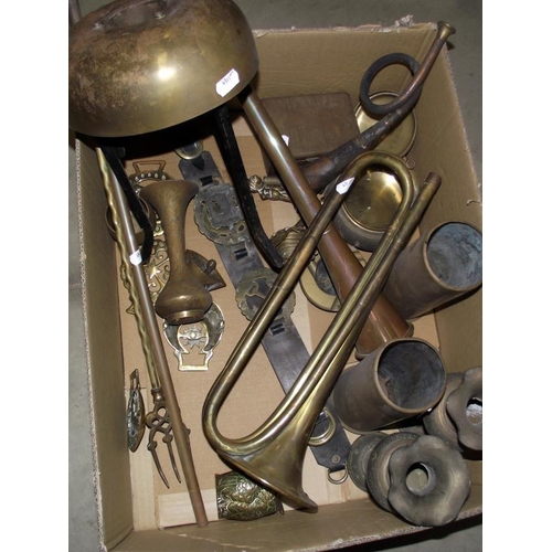 1210 - A Brass fanfare trumpet, brass and copper post horn, toasting fork etc, COLLECT ONLY