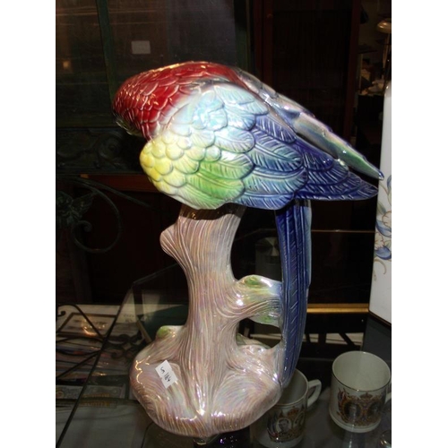 1299 - A vintage Jema Holland 825 lustre glazed Macaw parrot height 26.5cm