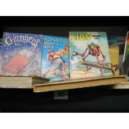 62 - A mixed lot of children's annuals etc.,