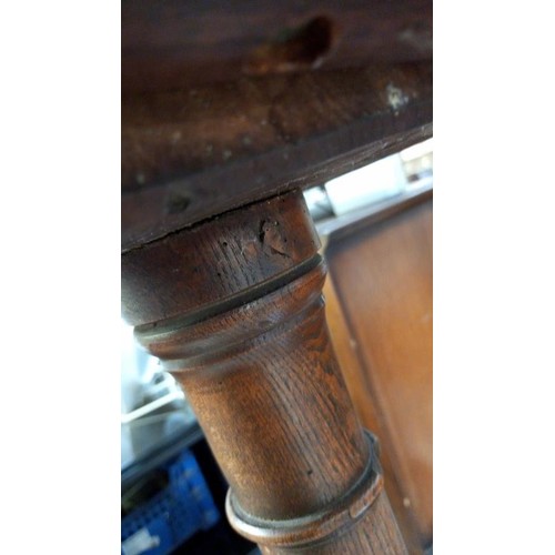 1128 - A 19th century oak pub/cricket table on centre column tripod base, top diameter 56cm, height 72cm CO... 