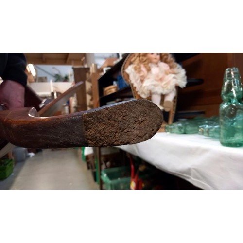 1128 - A 19th century oak pub/cricket table on centre column tripod base, top diameter 56cm, height 72cm CO... 