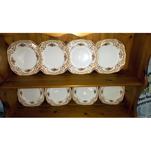 1370 - An Alfred Meakin vintage dinner service COLLECT ONLY