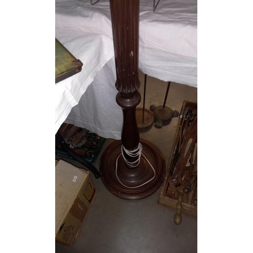 1386 - An Edwardian floor standing standard lamp COLLECT ONLY