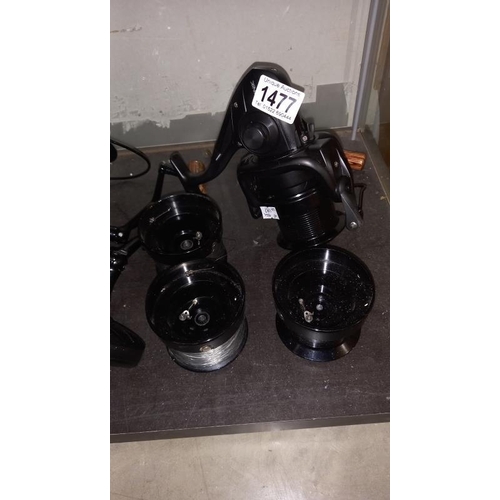 1477 - 3 Vader sonik fishing reels