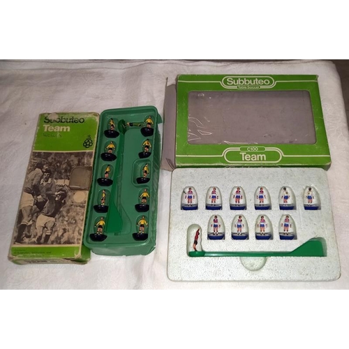 1482 - A good collection of vintage Subbuteo including teams , interchangeable goal keepers, F A cup etc on... 