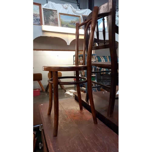 1511 - A vintage bentwood chair, COLLECT ONLY