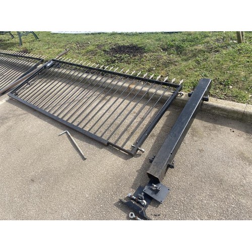 412 - An excellent metal gate set with gates, post and door