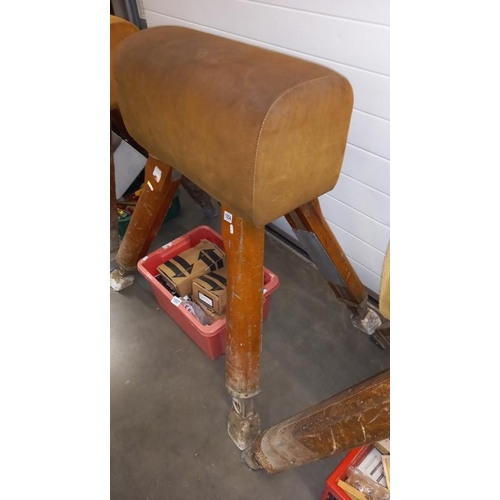 1554 - A retro/vintage pommel horse/vault horse, COLLECT ONLY