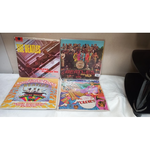 164 - 4 x Beatles Albums Magical Mystery Tour, collection of oldies, Please please me, Sgt Pepper  excelle... 