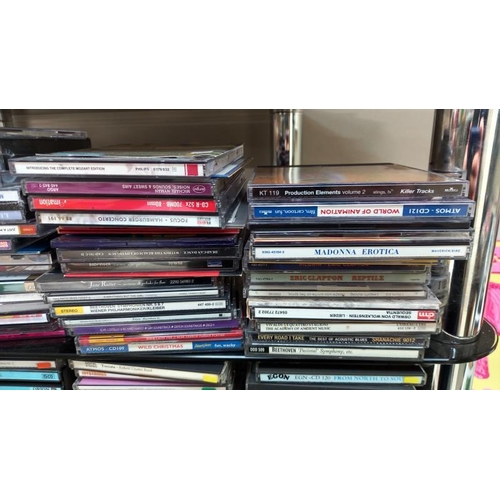 218 - Quantity of CD's