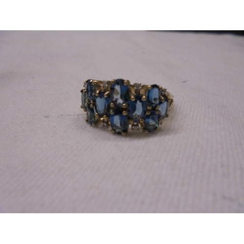 1095 - A 9ct gold ring, size U, 3.5 grams.