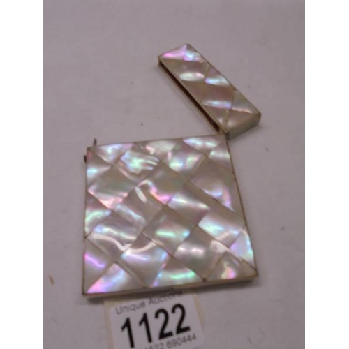 1122 - A Victorian mother of pearl card case in good condition.