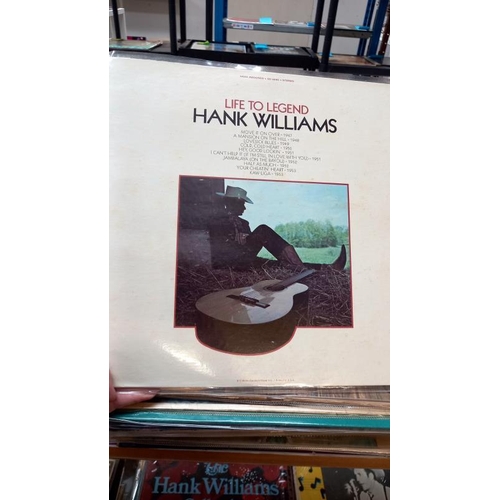 422 - A quantity of Hank Williams LP's 25+