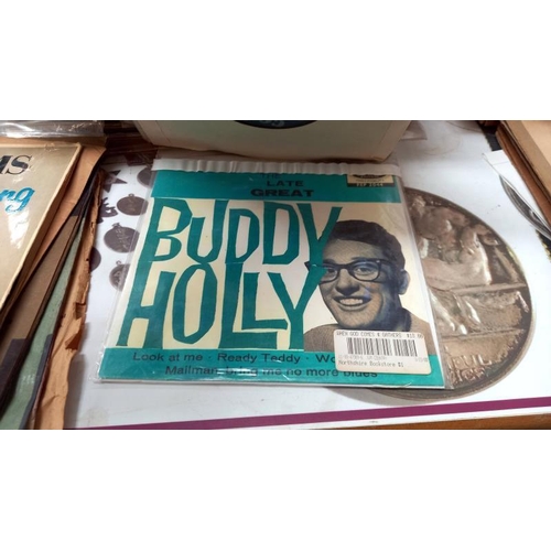 426 - 5 Buddy Holly EP's, Coral label