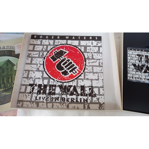 626 - Rogers Waters The Wall Berlin CD with booklet.