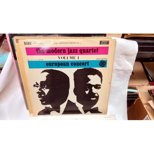 700 - Interesting quantity of Jazz LPs Tony Kinsey modern Jazz quartet, Joe pass + others