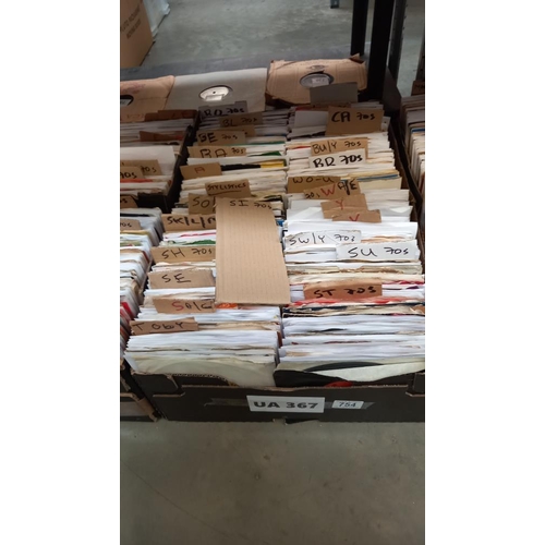 754 - Large quantity of 45s,