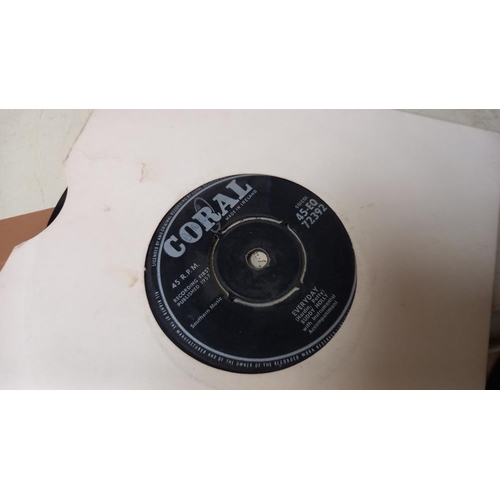 776 - Quantity of Buddy Holly Coral UK press 45s