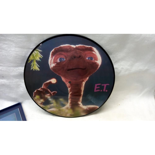 811 - ET Boxed Picture disc with booklet, very good condition