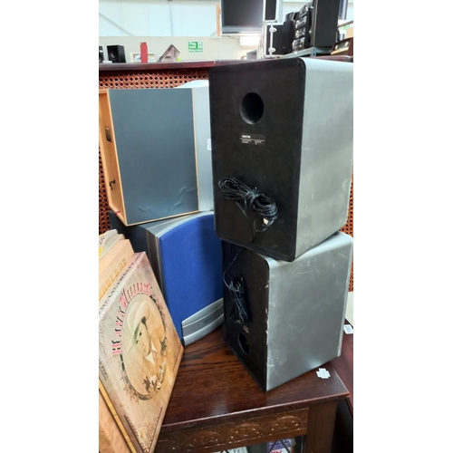 1064 - 2x Goodmans speakers + Sanyo micro system