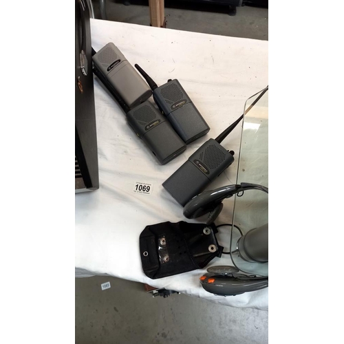 1069 - 4 Motorola ''Spirit Pro'' Walkie Talkies