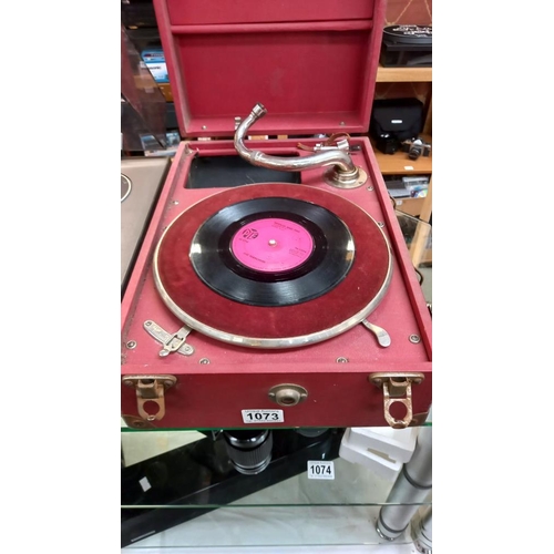 1073 - A Mayfair De-luxe portable records player