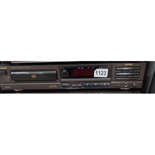 1123 - Technics CD player SL-P277A