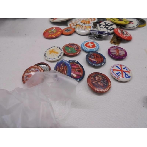 1123 - A mixed lot of badges including Robinsons, petrol. agricultural etc.,