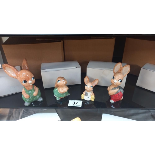 37 - A quantity of boxed limited edition Carlton Ware Pendelfin figures and other boxed Pendelfin