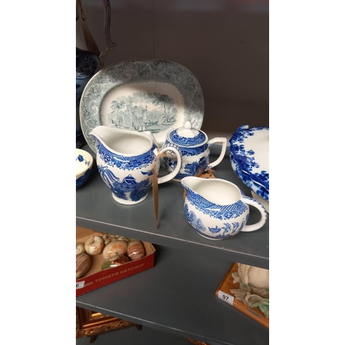 95 - A selection of 19/20c blue and white pottery including tureen, jugs etc