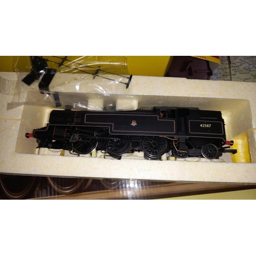 196 - Hornby 00 gauge R2731 BR 2-6-4- Stanier class 4P locomotive 42587