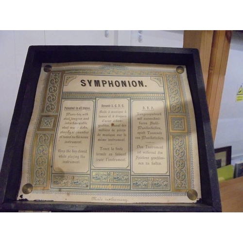 1220 - A Victorian symphonium musical box with eleven 5.75