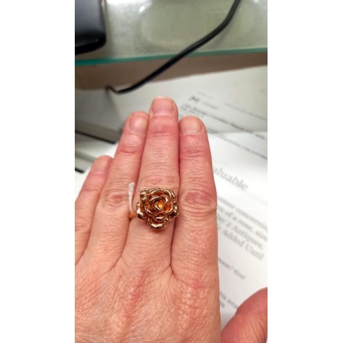 1072 - A rose gold ring in the form of a rose, size U, 4.7 grams.