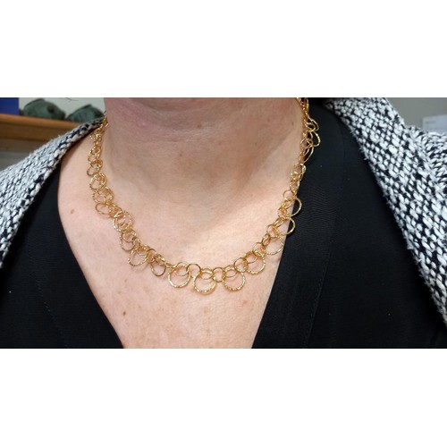 1084 - A 9ct gold necklace, 4.2 grams.