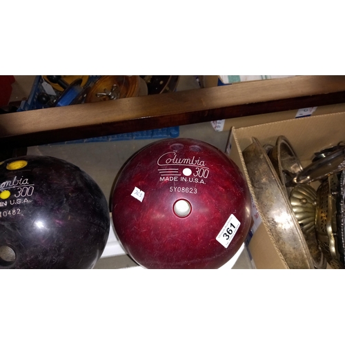 361 - 2 Columbia 300 ten pin bowling balls, made in USA no ST10482 and ST08623 COLLECT ONLY