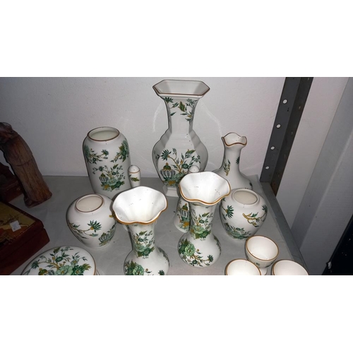 436 - A quantity of Kowloon pattern china