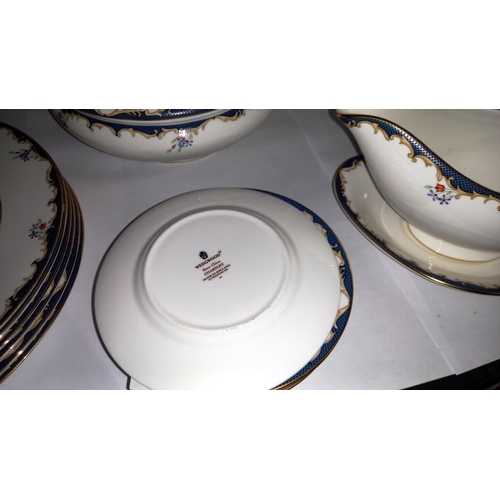 448 - An 18 piece Wedgwood Chartley part dinner set