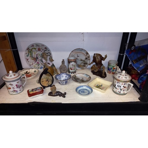 484 - A good lot of assorted Chinese items, (some a/f)