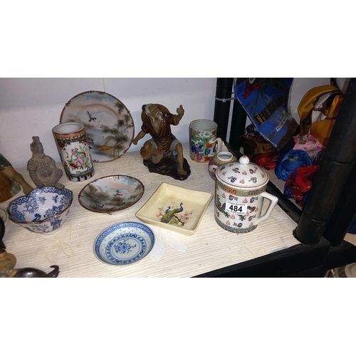 484 - A good lot of assorted Chinese items, (some a/f)