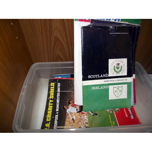 551 - A quantity of football programmes including Liverpool, Aston Villa and 6 Scottish rugby union progra... 