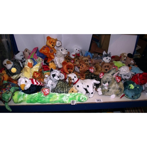 582 - A good lot of TY Beanie Babies