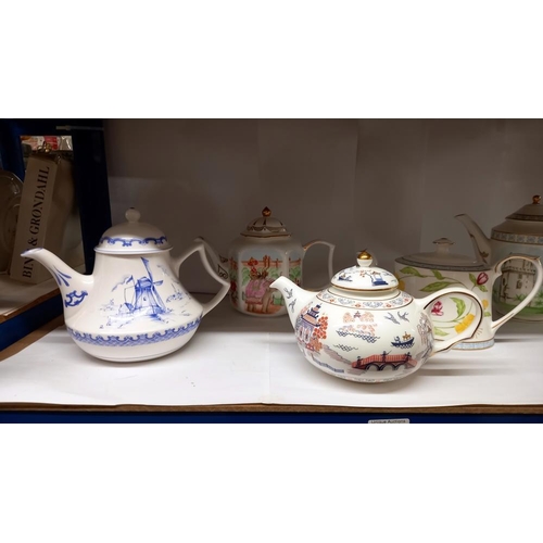 631 - 6 collectors teapots by Compton and Woodhouse